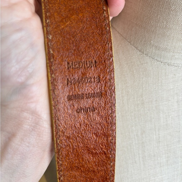 silver floral buckle and yellow genuine leather belt - Picture 3 of 5